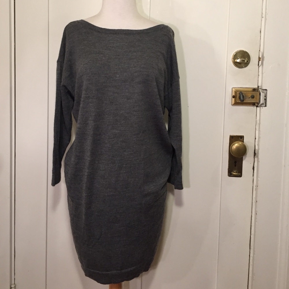 A Pea in the Pod gray knit sweater dress
